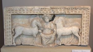 1280px-Epona_patroness_of_horses_was_a_Celtic_goddess_popular_in_many_parts_of_Europe_8727857633-1024x576