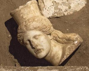 Amphipolis-Caryatids2-1024x816